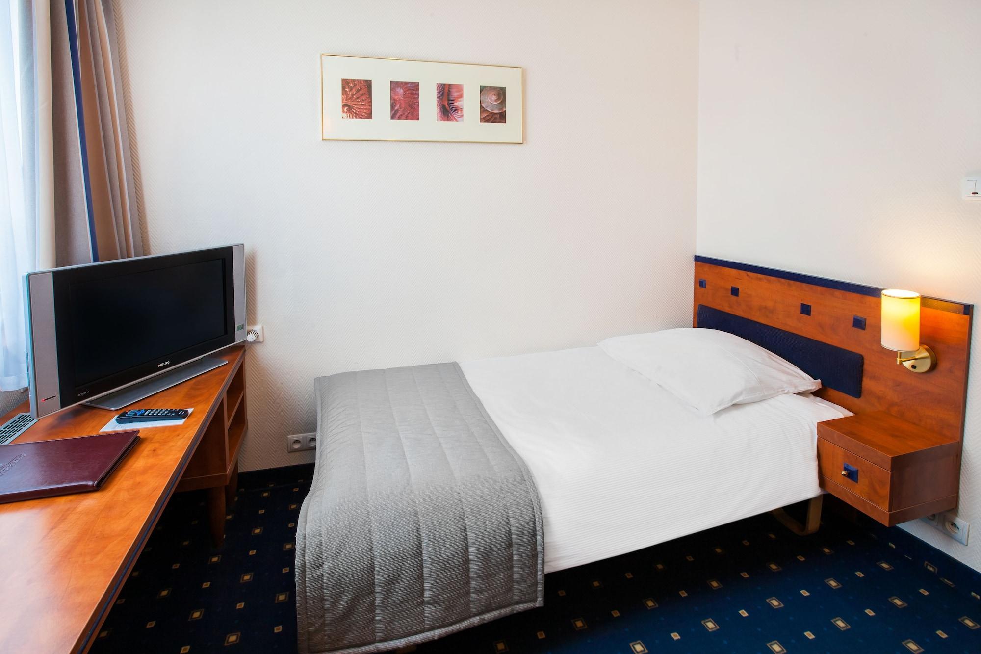 Qubus Hotel Glogow Exterior foto